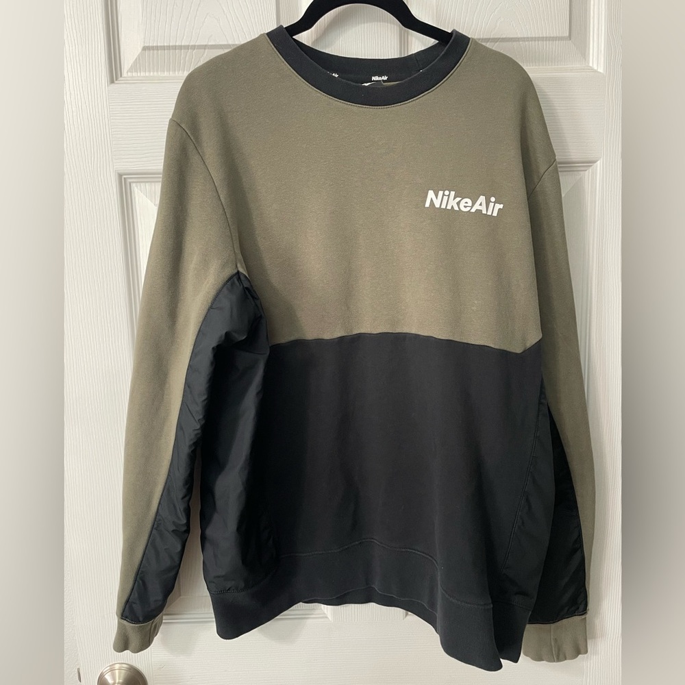 Nike Air Men’s Fleece Crew Sweatshirt Twighlight Marsh, Black, White Size Large